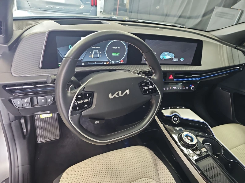 Kia EV6 DISTRONIK* HEADUP* ОБДУХ* 360* LANE ASSIST* KEYLES, снимка 8 - Автомобили и джипове - 51929227