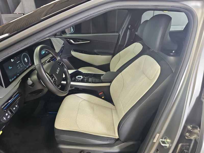 Kia EV6 DISTRONIK* HEADUP* ОБДУХ* 360* LANE ASSIST* KEYLES, снимка 10 - Автомобили и джипове - 51929227