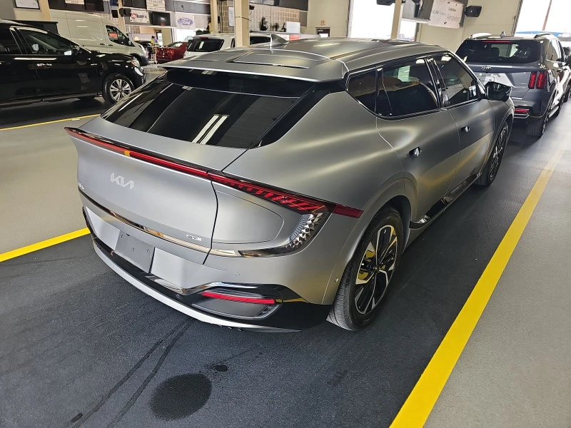 Kia EV6 DISTRONIK* HEADUP* ОБДУХ* 360* LANE ASSIST* KEYLES, снимка 5 - Автомобили и джипове - 51929227