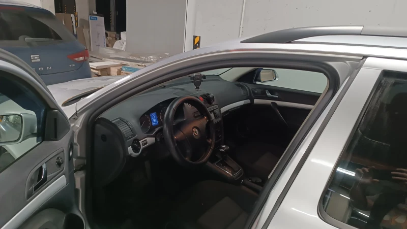 Skoda Octavia 1.9 TDI, снимка 3 - Автомобили и джипове - 52129988