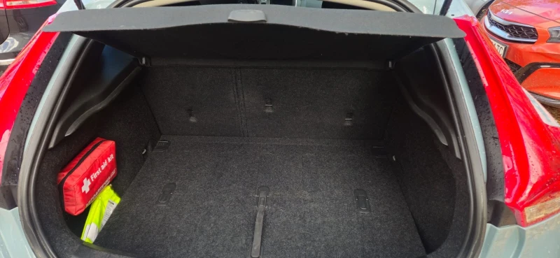 Volvo V40 D2 2.0 , снимка 9 - Автомобили и джипове - 52460522