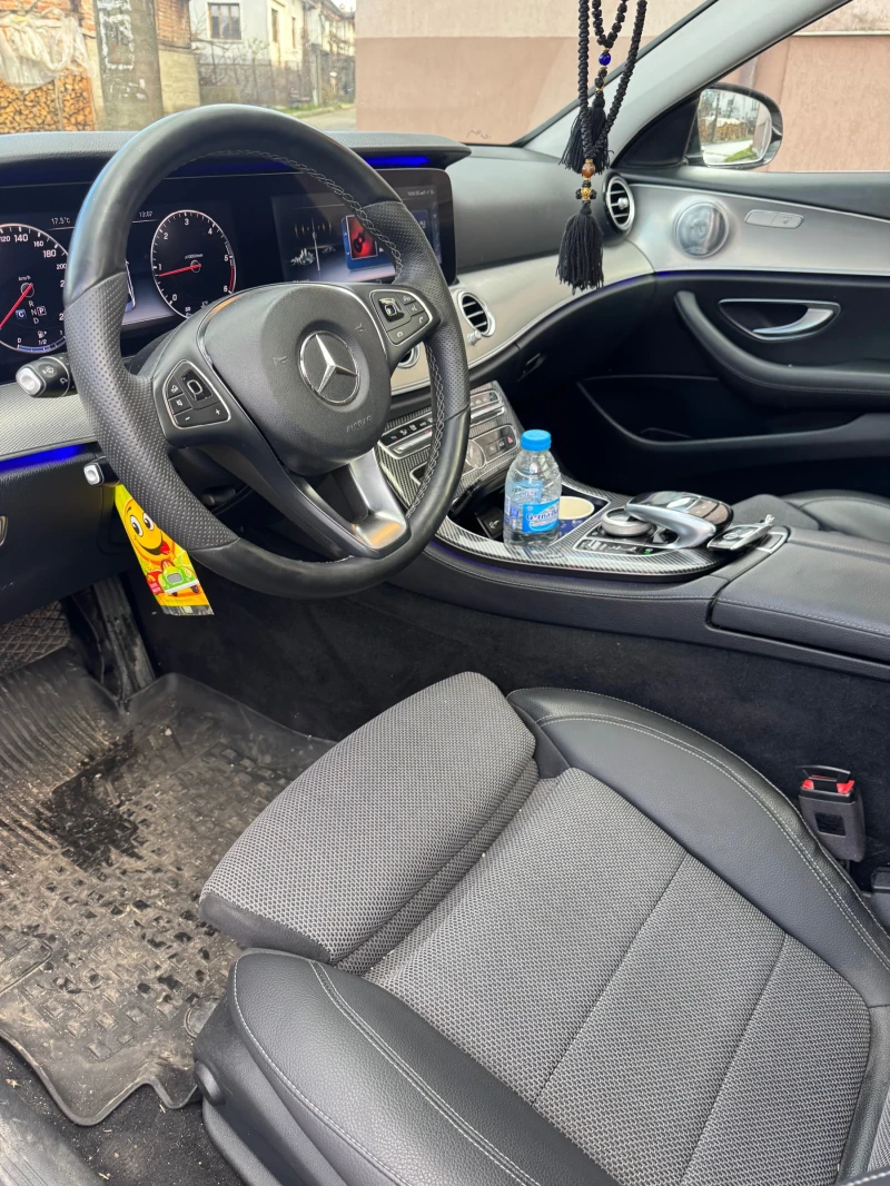 Mercedes-Benz E 220, снимка 8 - Автомобили и джипове - 52503468