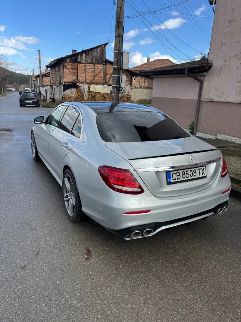 Mercedes-Benz E 220, снимка 6 - Автомобили и джипове - 52503468