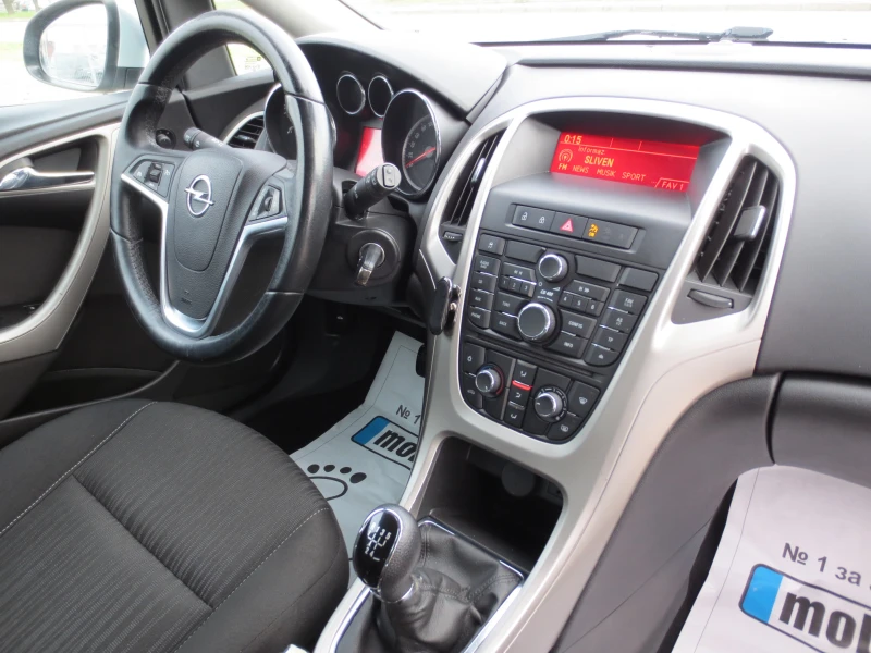 Opel Astra 1.4 i SPORTS TOURER, снимка 14 - Автомобили и джипове - 52638813