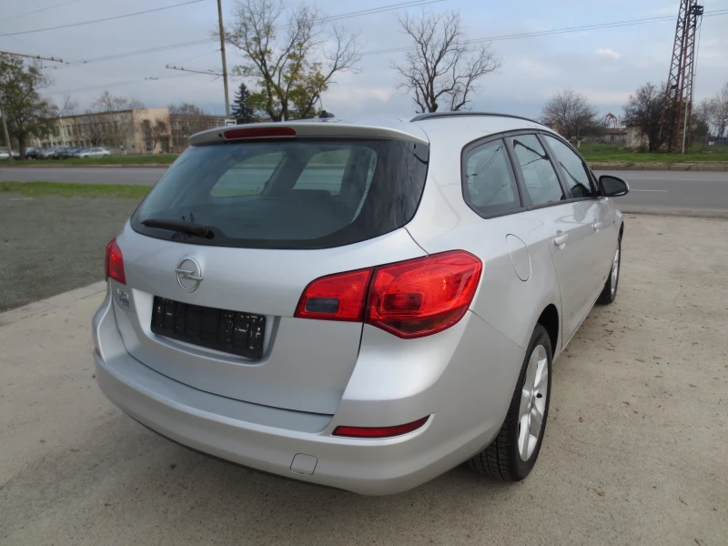Opel Astra 1.4 i SPORTS TOURER, снимка 4 - Автомобили и джипове - 52638813