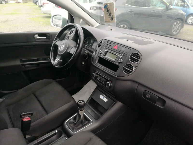 VW Golf Plus FACELIGT 6+ 1.6TDI, снимка 12 - Автомобили и джипове - 52679463