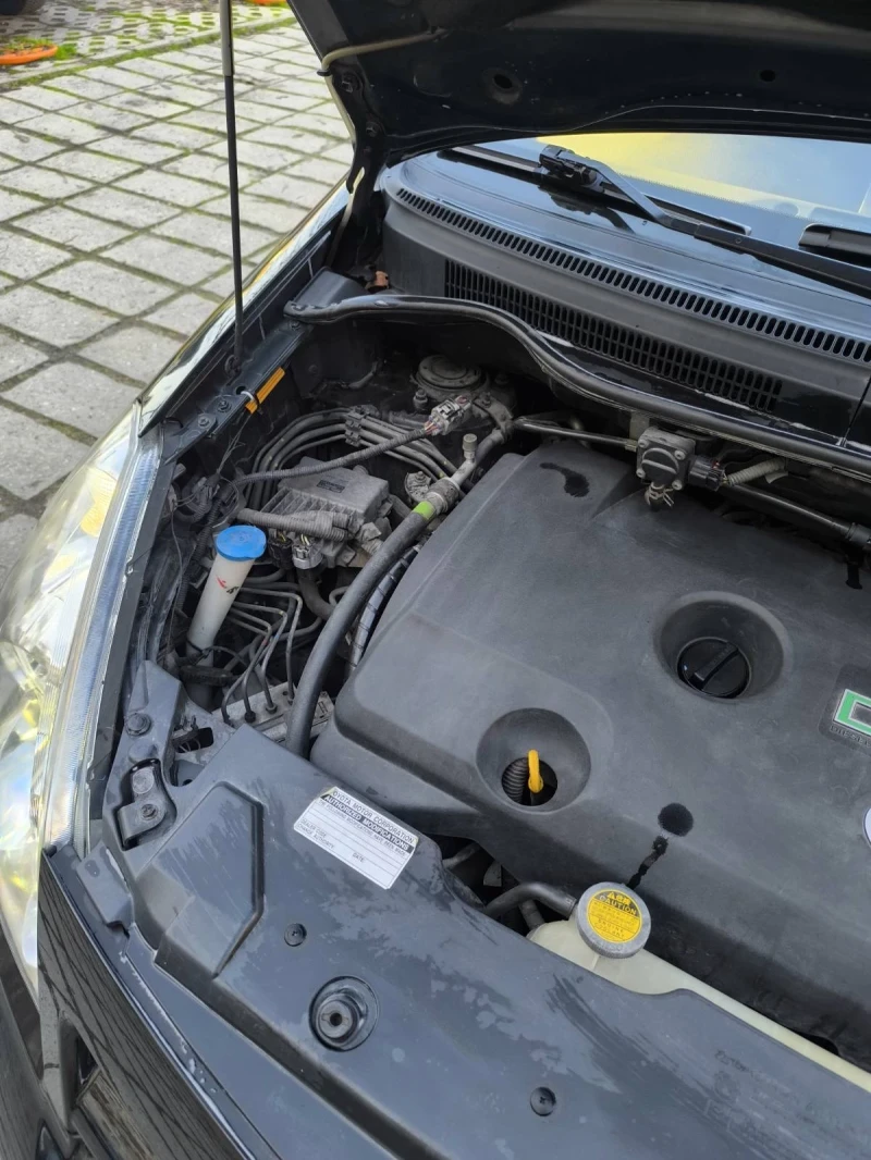 Toyota Verso 2.2дизел, снимка 11 - Автомобили и джипове - 52711778