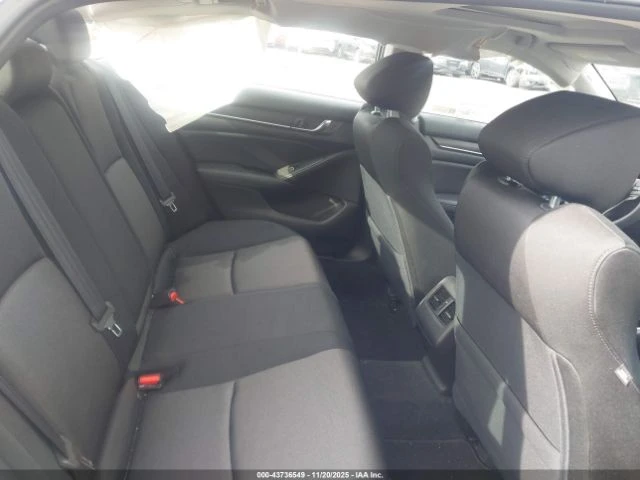 Honda Accord EX* PANO* KEYLESS* BLIND* КАМЕРА* ПОДГРЕВ* 80к км*, снимка 13 - Автомобили и джипове - 52861537