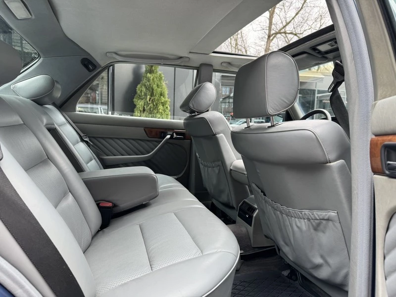 Mercedes-Benz S 560 SE, снимка 14 - Автомобили и джипове - 54089030