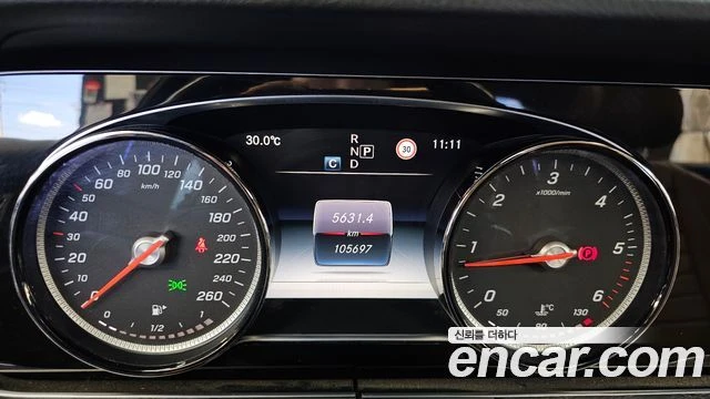 Mercedes-Benz E 220 | TOP SERVICE, снимка 8 - Автомобили и джипове - 55949596