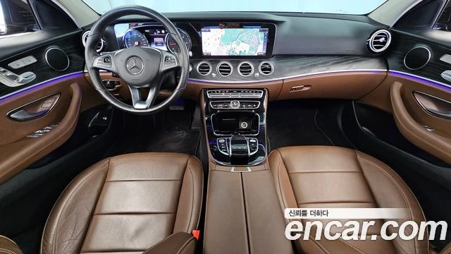 Mercedes-Benz E 220 | TOP SERVICE, снимка 7 - Автомобили и джипове - 55949596