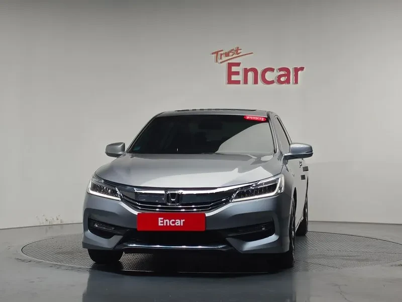 Honda Accord 2.4/ПОДГРЕВИ/ШИБИДАХ/НАВИГАЦИЯ/ЗАДНА КАМЕРА