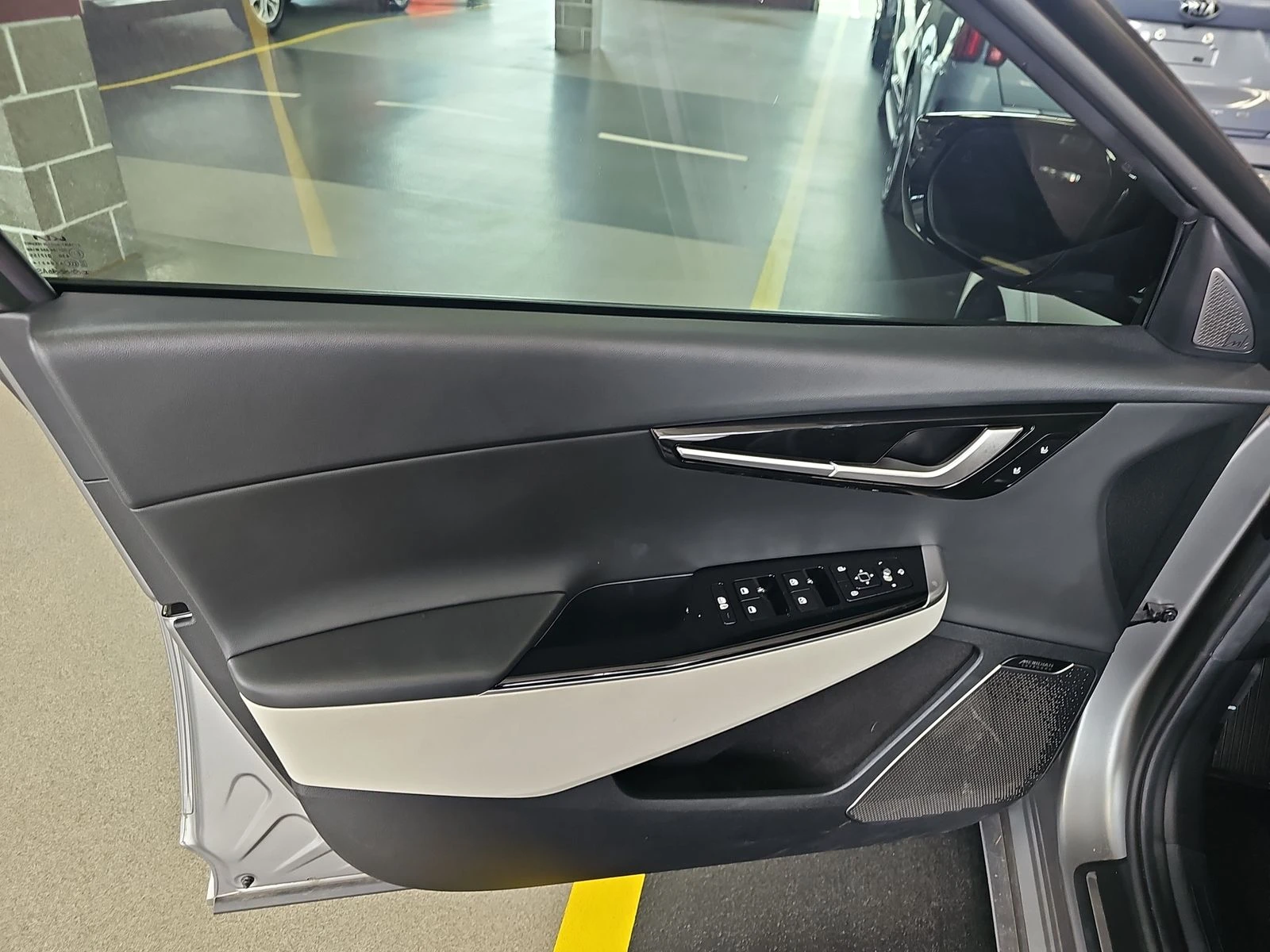 Kia EV6 DISTRONIK* HEADUP* * 360* LANE ASSIST* KEYLES | Mobile.bg   13