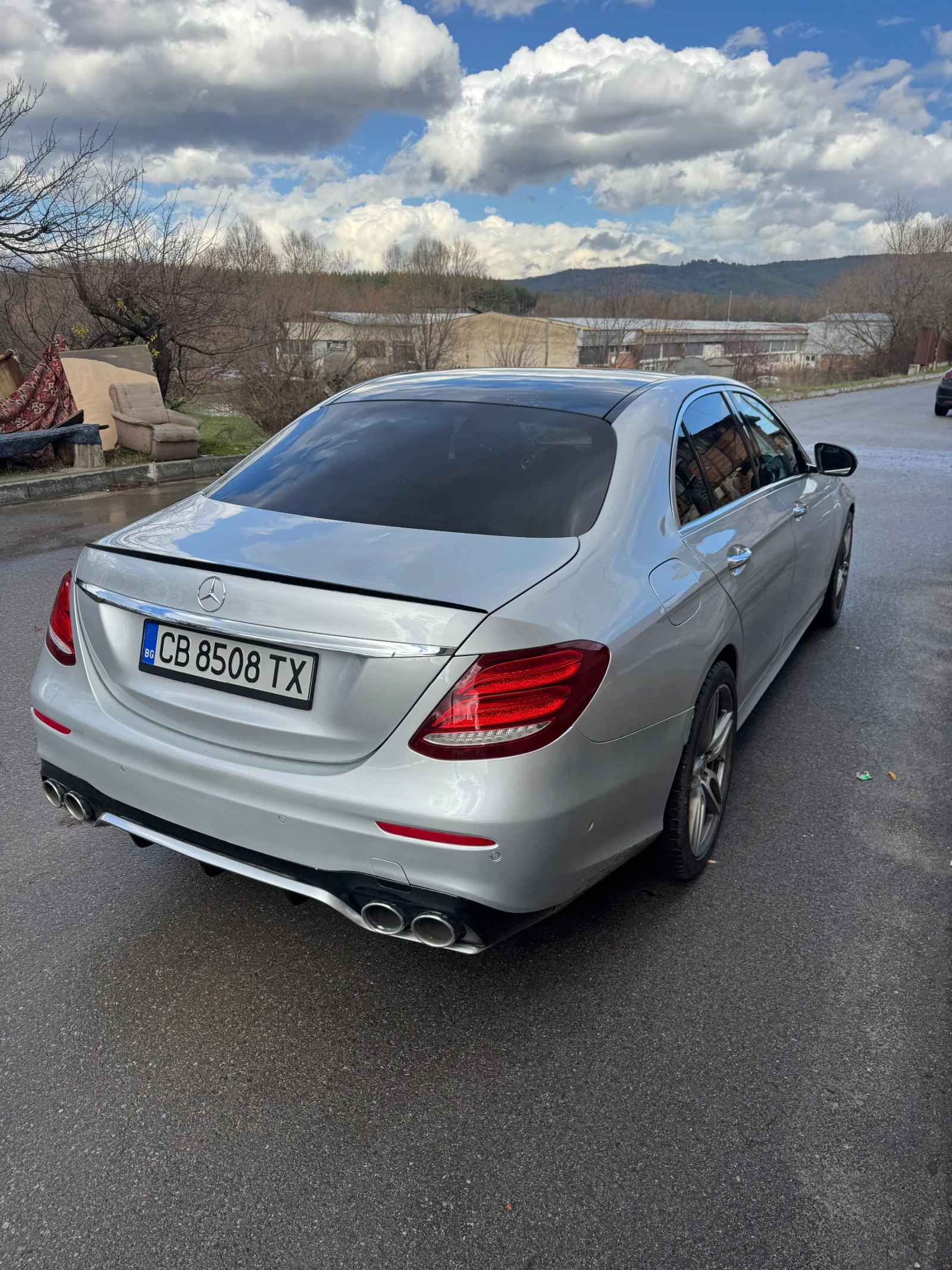 Mercedes-Benz E 220  - изображение 2