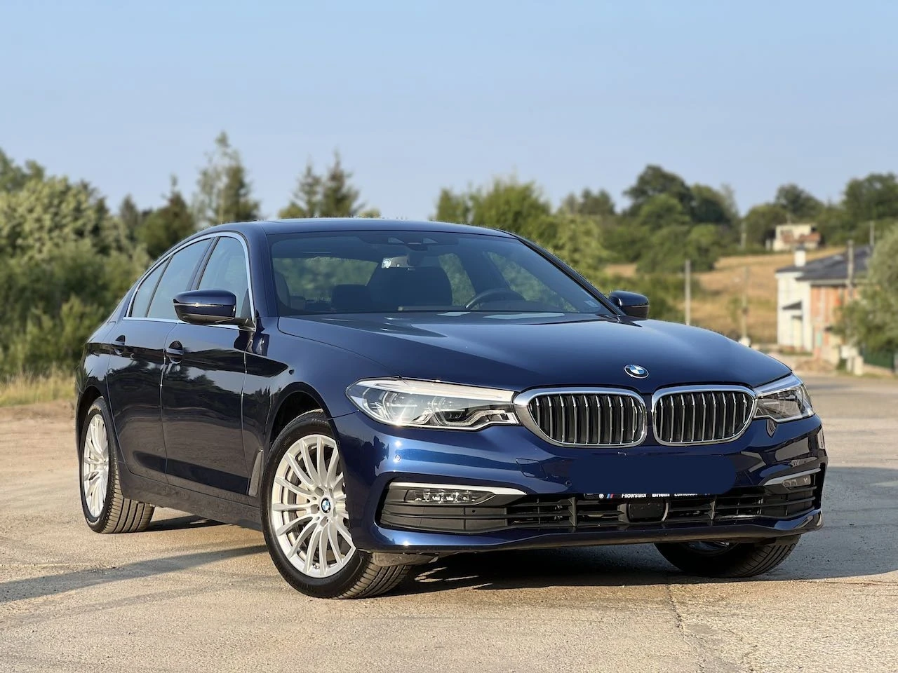 BMW 530E xDrive Plug-in hybrid - изображение 2