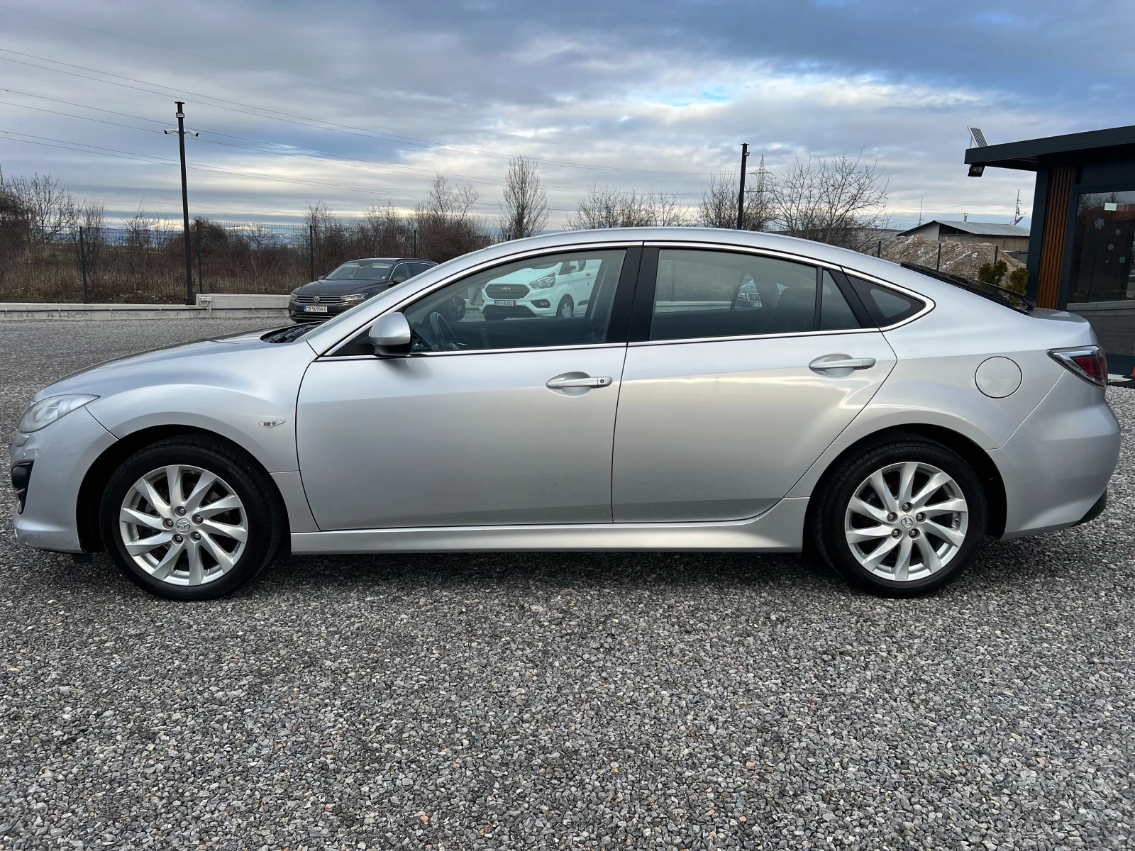 Mazda 6 2.0i Фейслифт/ЕВРО 5/RVM/PDC/Сервизна история/ - изображение 2