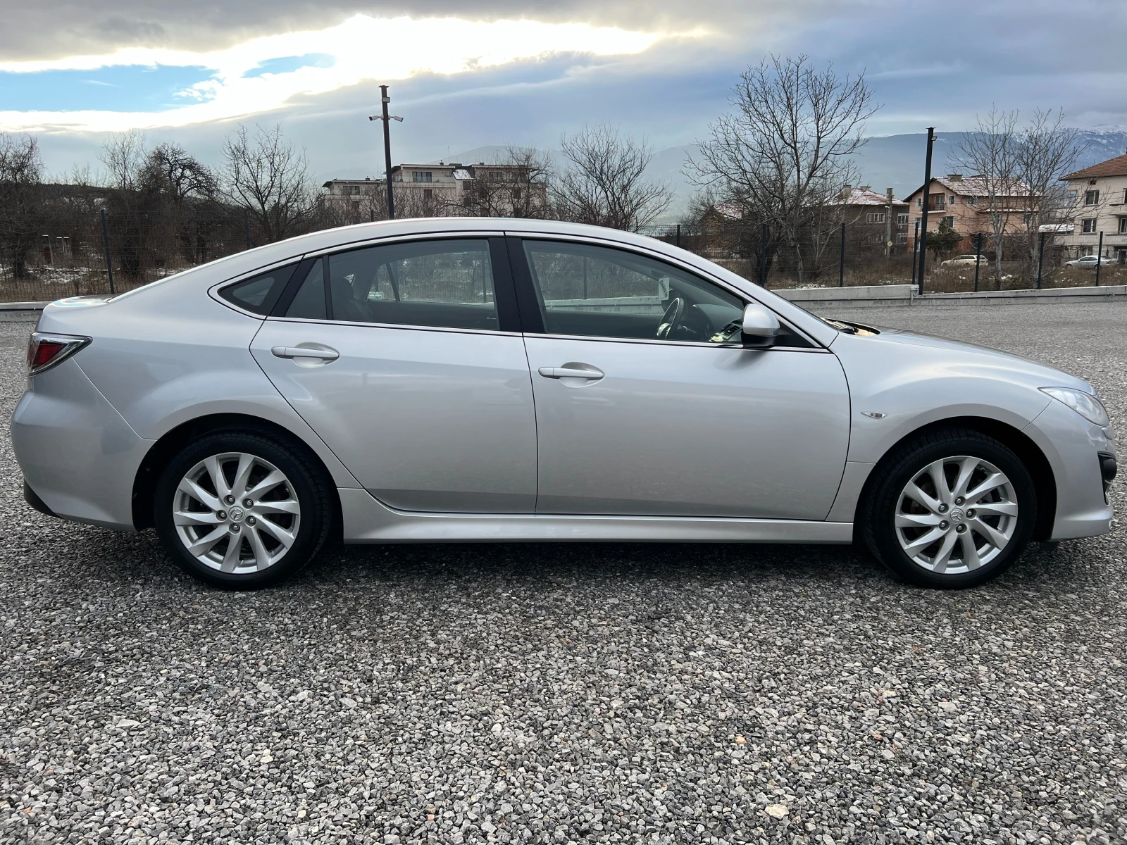 Mazda 6 2.0i Фейслифт/ЕВРО 5/RVM/PDC/Сервизна история/ - изображение 5