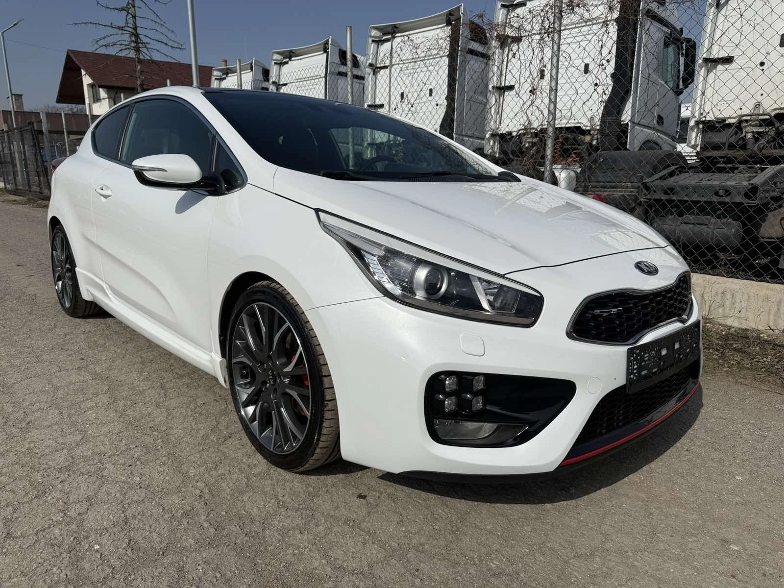 Kia Pro ceed GT Швейцария 138х.км КАТО НОВА, снимка 6 - Автомобили и джипове - 53484552