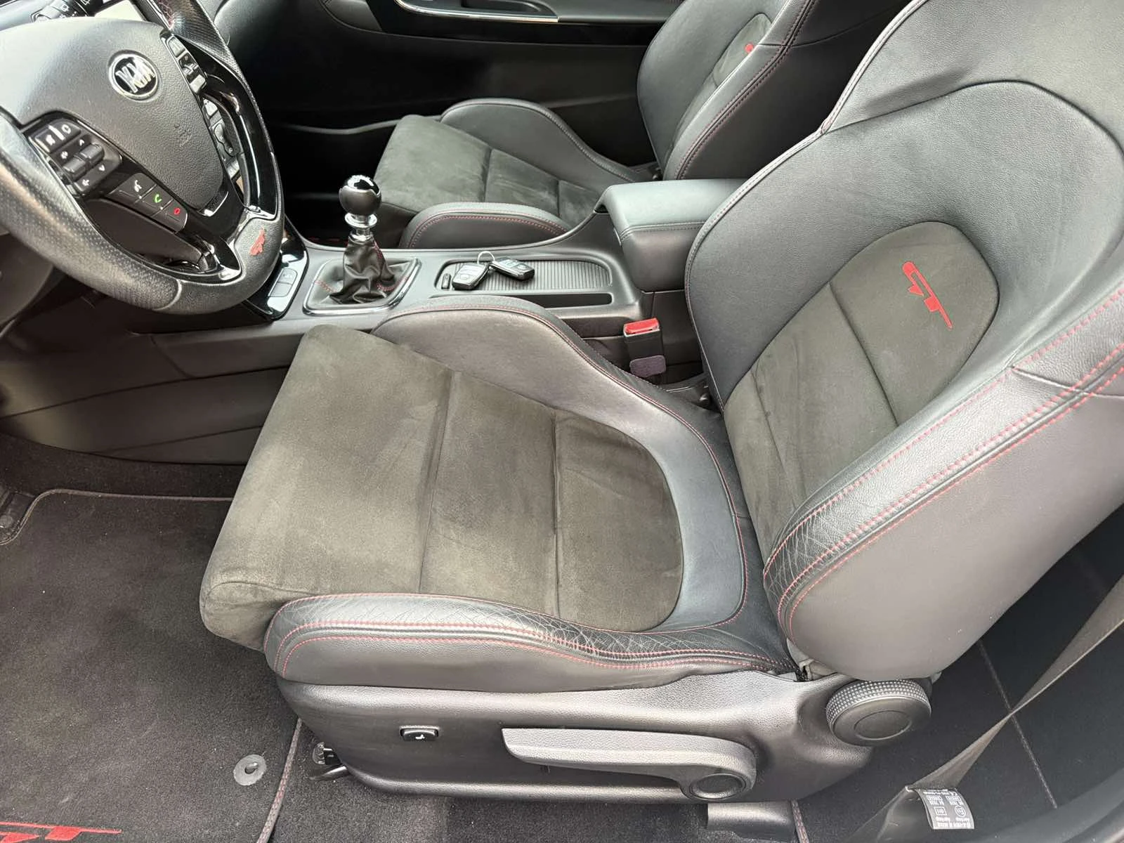 Kia Pro ceed GT Швейцария 138х.км КАТО НОВА, снимка 15 - Автомобили и джипове - 53484552