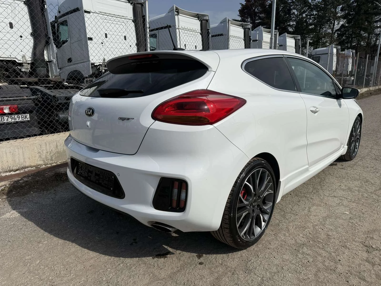 Kia Pro ceed GT Швейцария 138х.км КАТО НОВА, снимка 4 - Автомобили и джипове - 53484552