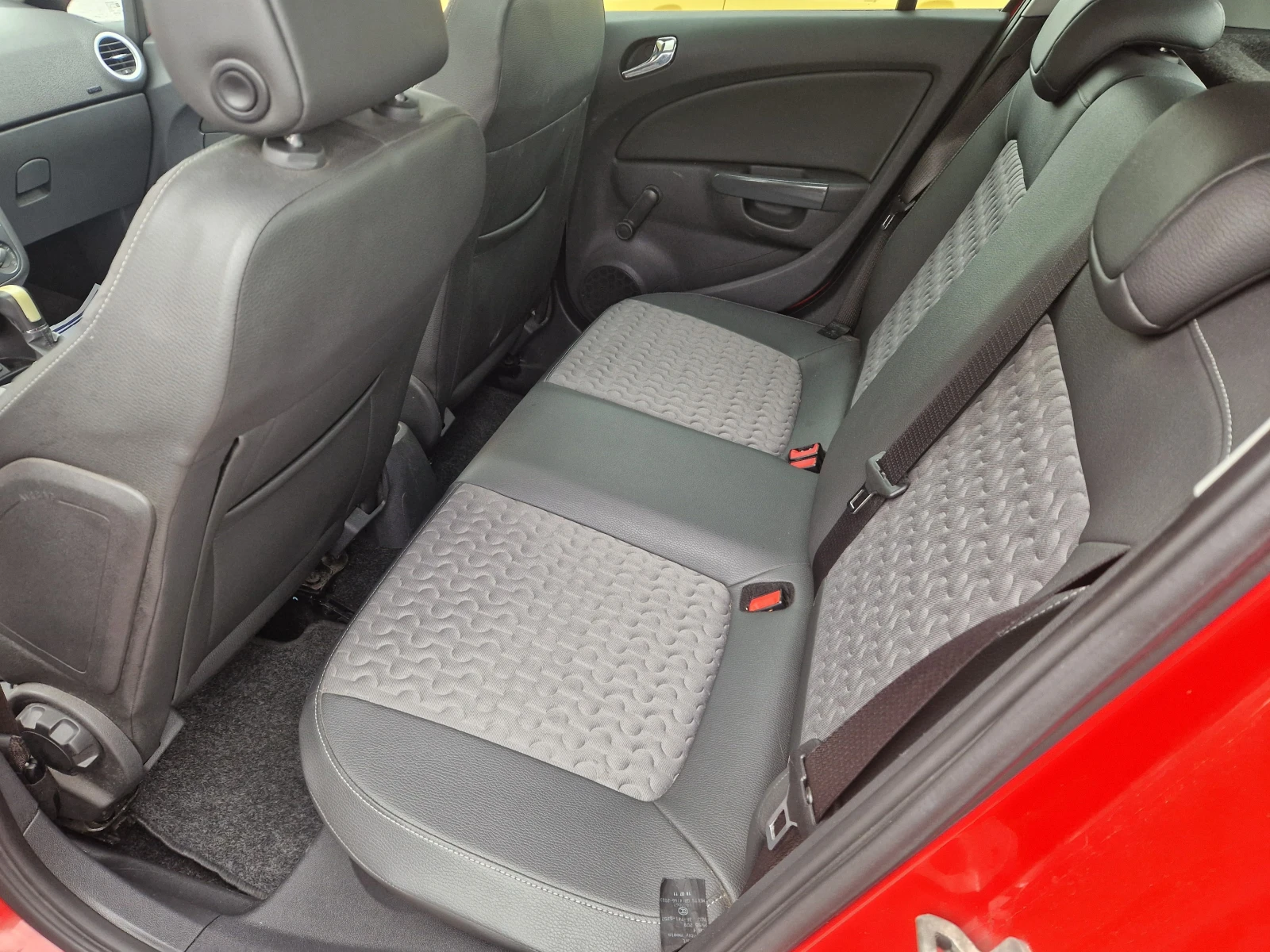 Opel Corsa 1.4i/АВТОМАТИК, снимка 12 - Автомобили и джипове - 53947806