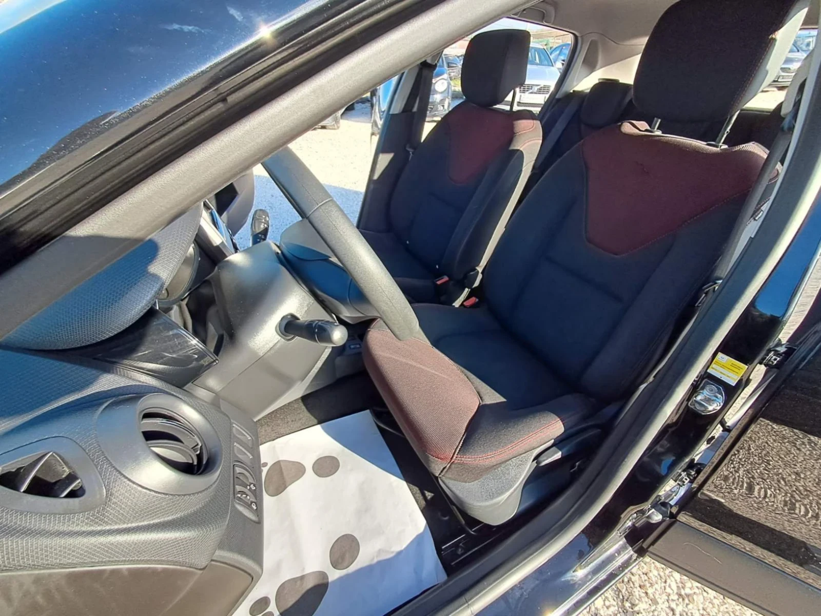 Renault Clio 1.2 БЕНЗИН, снимка 12 - Автомобили и джипове - 54299528