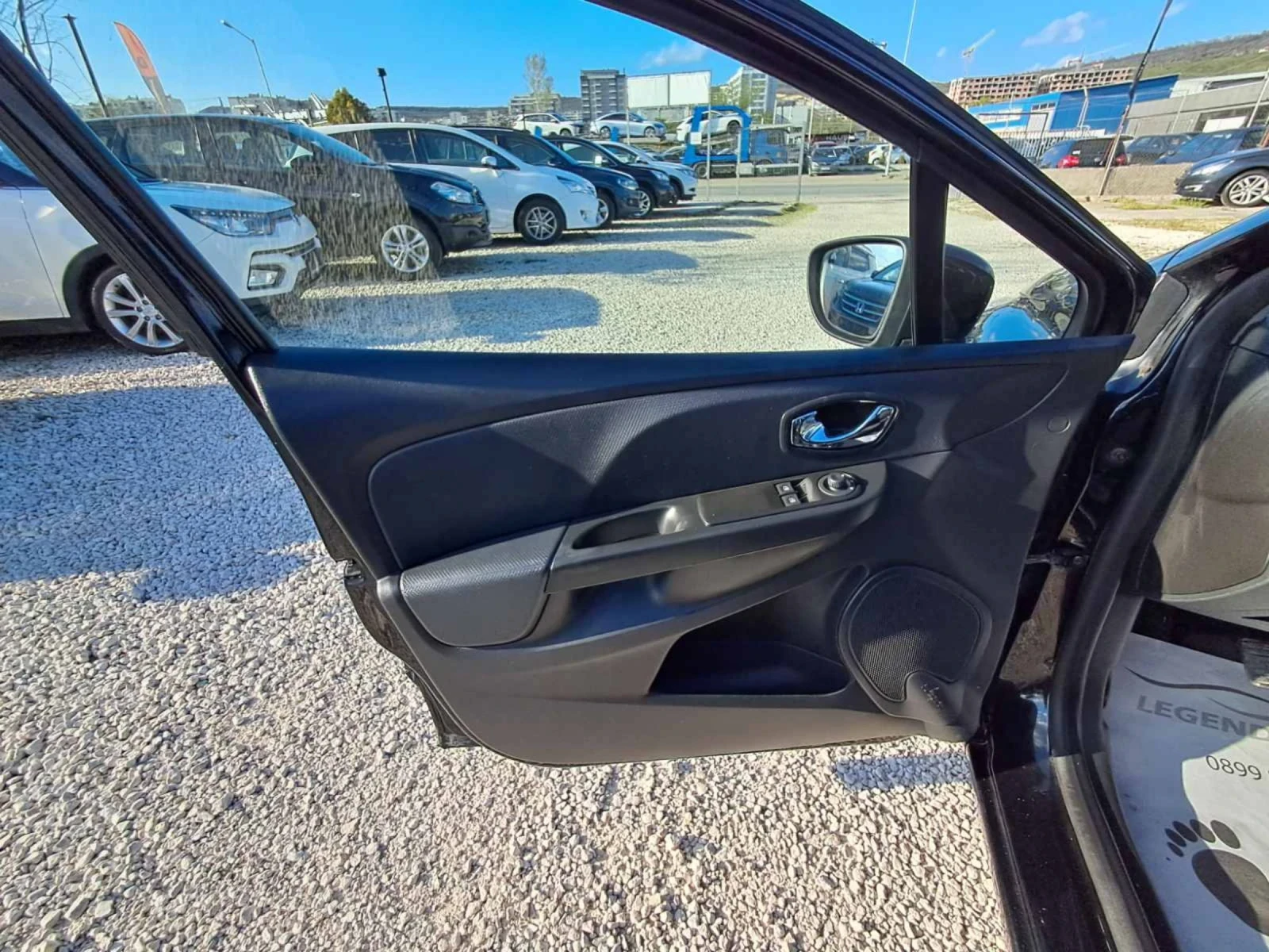 Renault Clio 1.2 БЕНЗИН, снимка 9 - Автомобили и джипове - 54299528