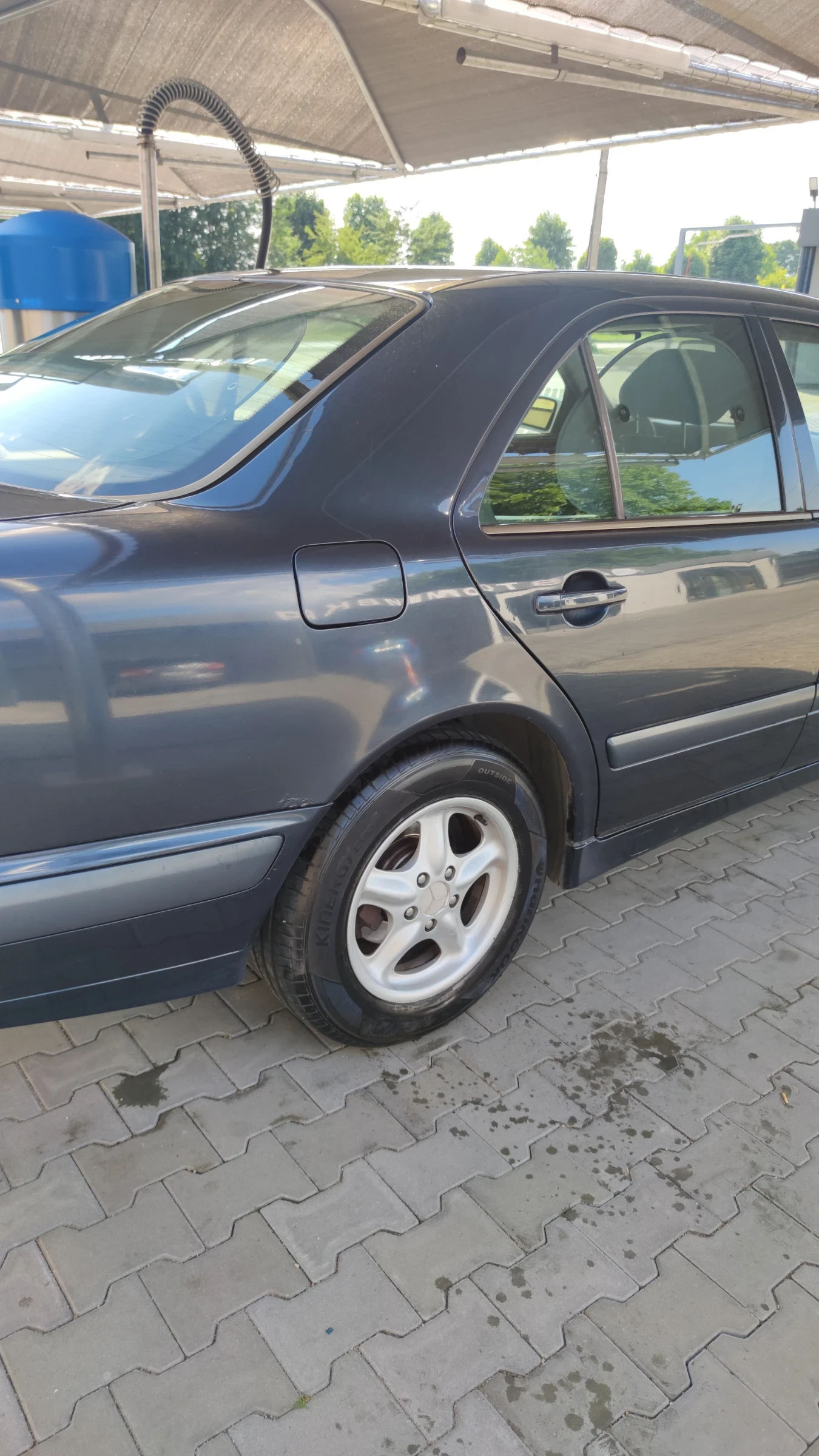 Mercedes-Benz E 220, снимка 4 - Автомобили и джипове - 55106101