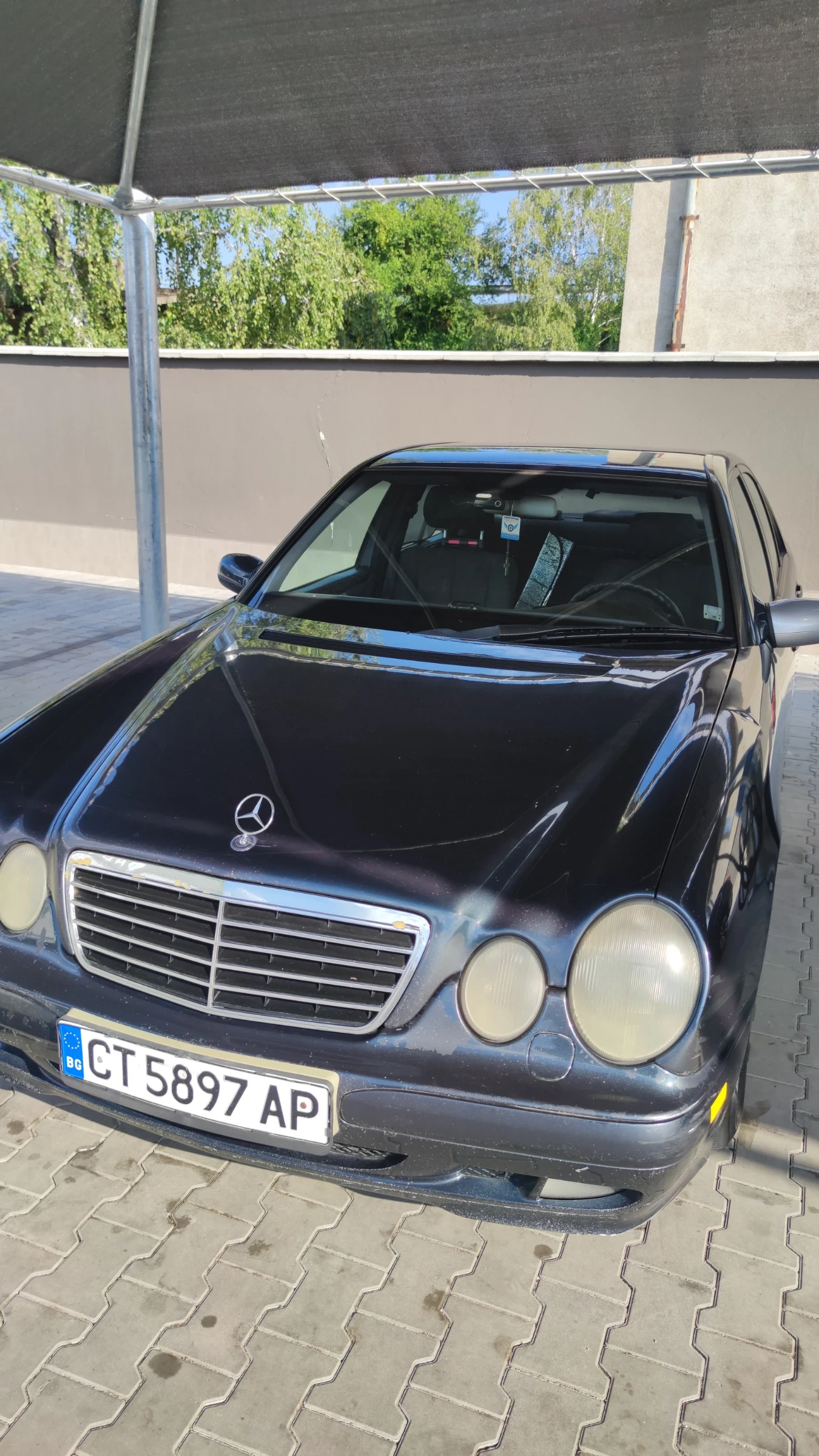 Mercedes-Benz E 220