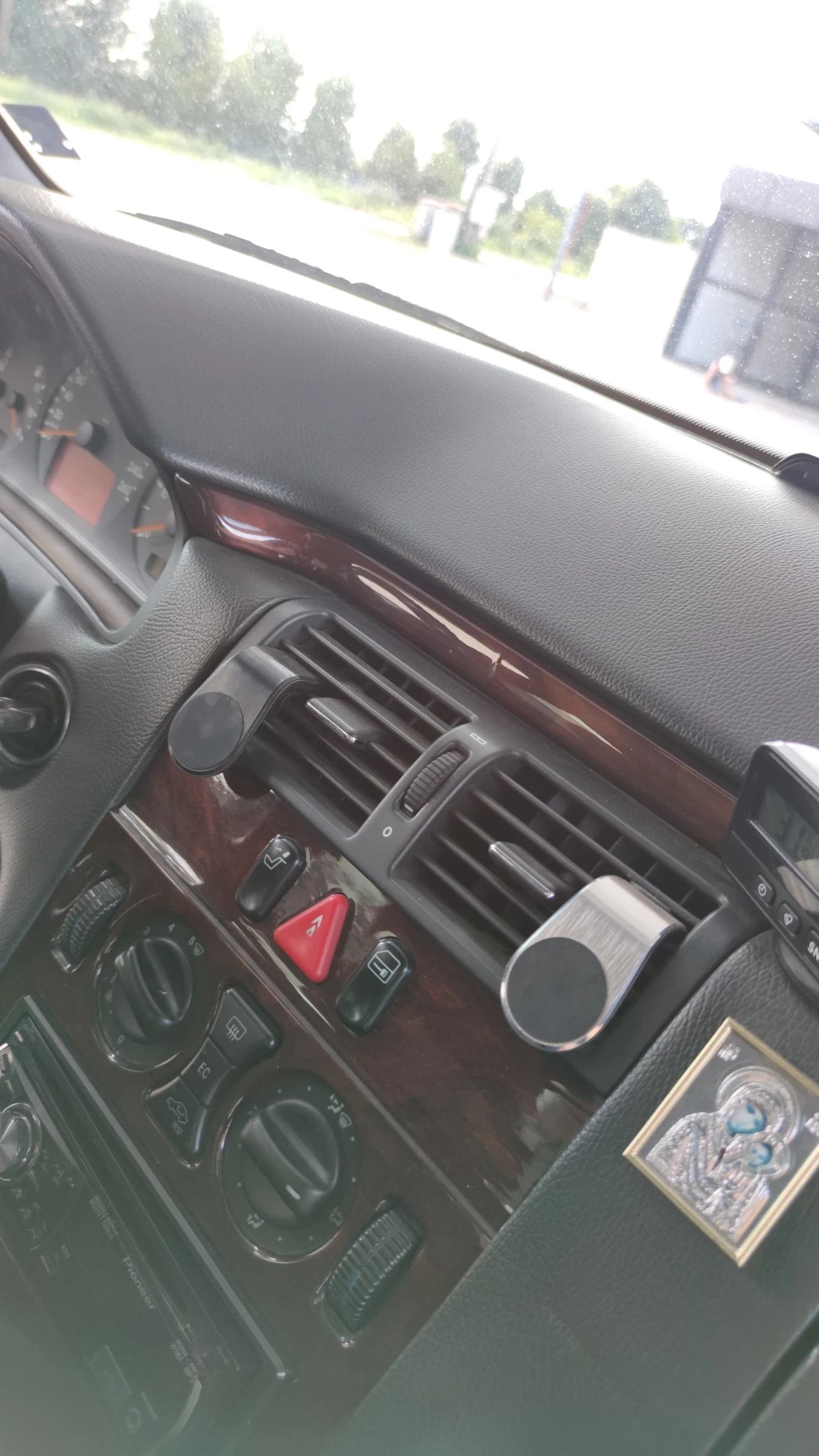 Mercedes-Benz E 220, снимка 8 - Автомобили и джипове - 55106101