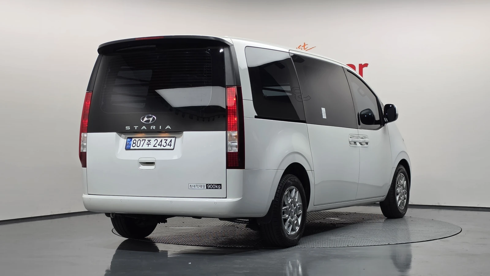 Hyundai Staria 3.5 Modern* BLIND SPOT* ПОДГРЕВ ВОЛАН* КРАЙНА ЦЕНА, снимка 2 - Автомобили и джипове - 55243860