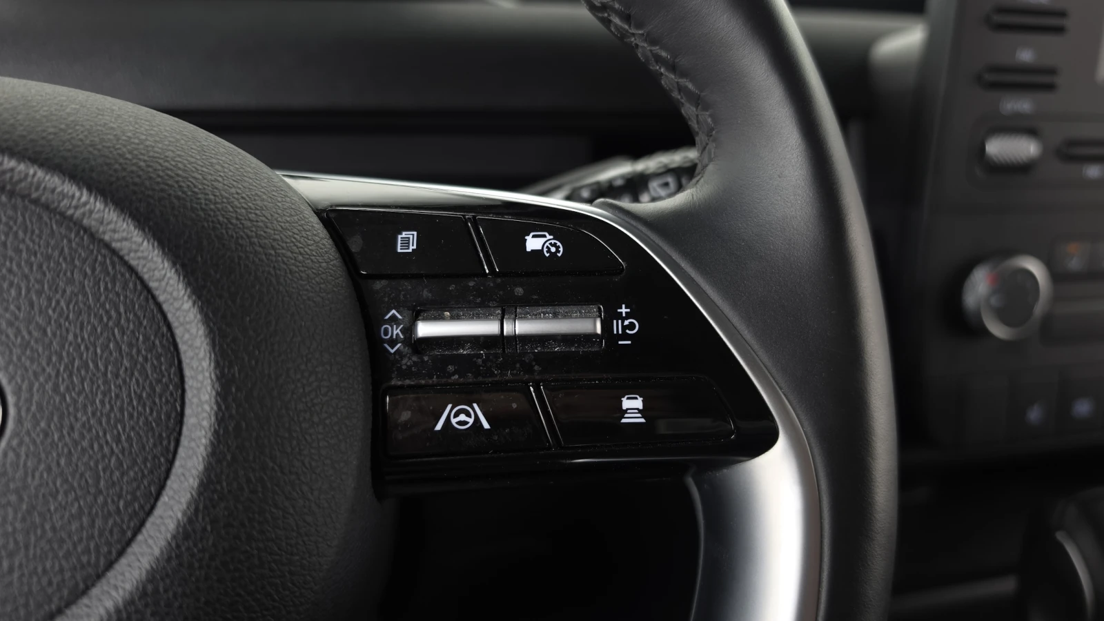 Hyundai Staria 3.5 Modern* BLIND SPOT* ПОДГРЕВ ВОЛАН* КРАЙНА ЦЕНА, снимка 13 - Автомобили и джипове - 55243860