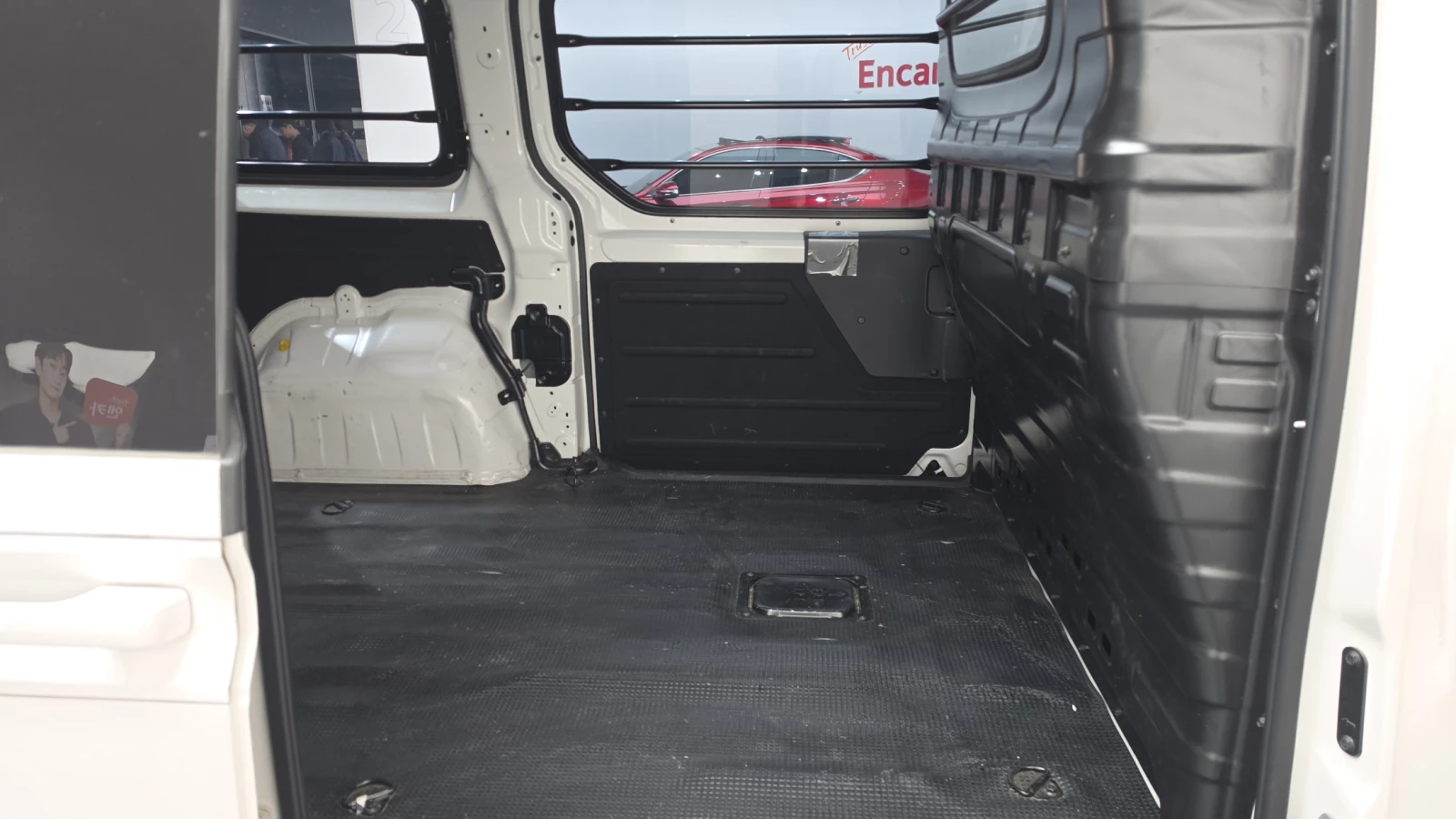Hyundai Staria 3.5 Modern* BLIND SPOT* ПОДГРЕВ ВОЛАН* КРАЙНА ЦЕНА, снимка 11 - Автомобили и джипове - 55243860
