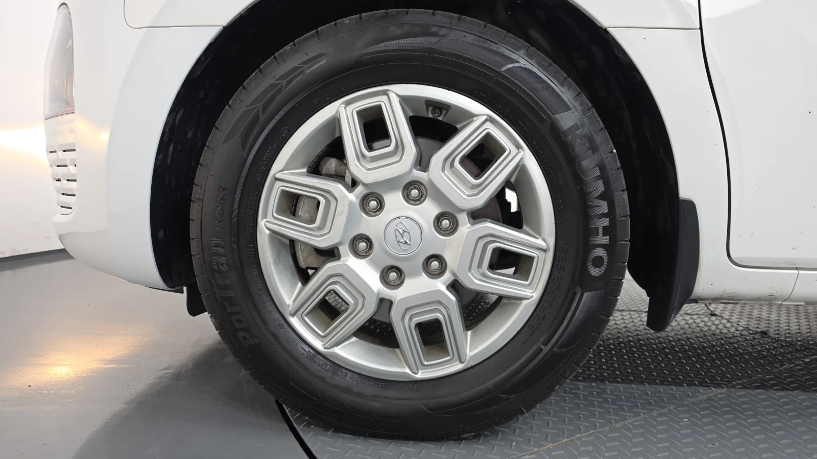 Hyundai Staria 3.5 Modern* BLIND SPOT* ПОДГРЕВ ВОЛАН* КРАЙНА ЦЕНА, снимка 5 - Автомобили и джипове - 55243860