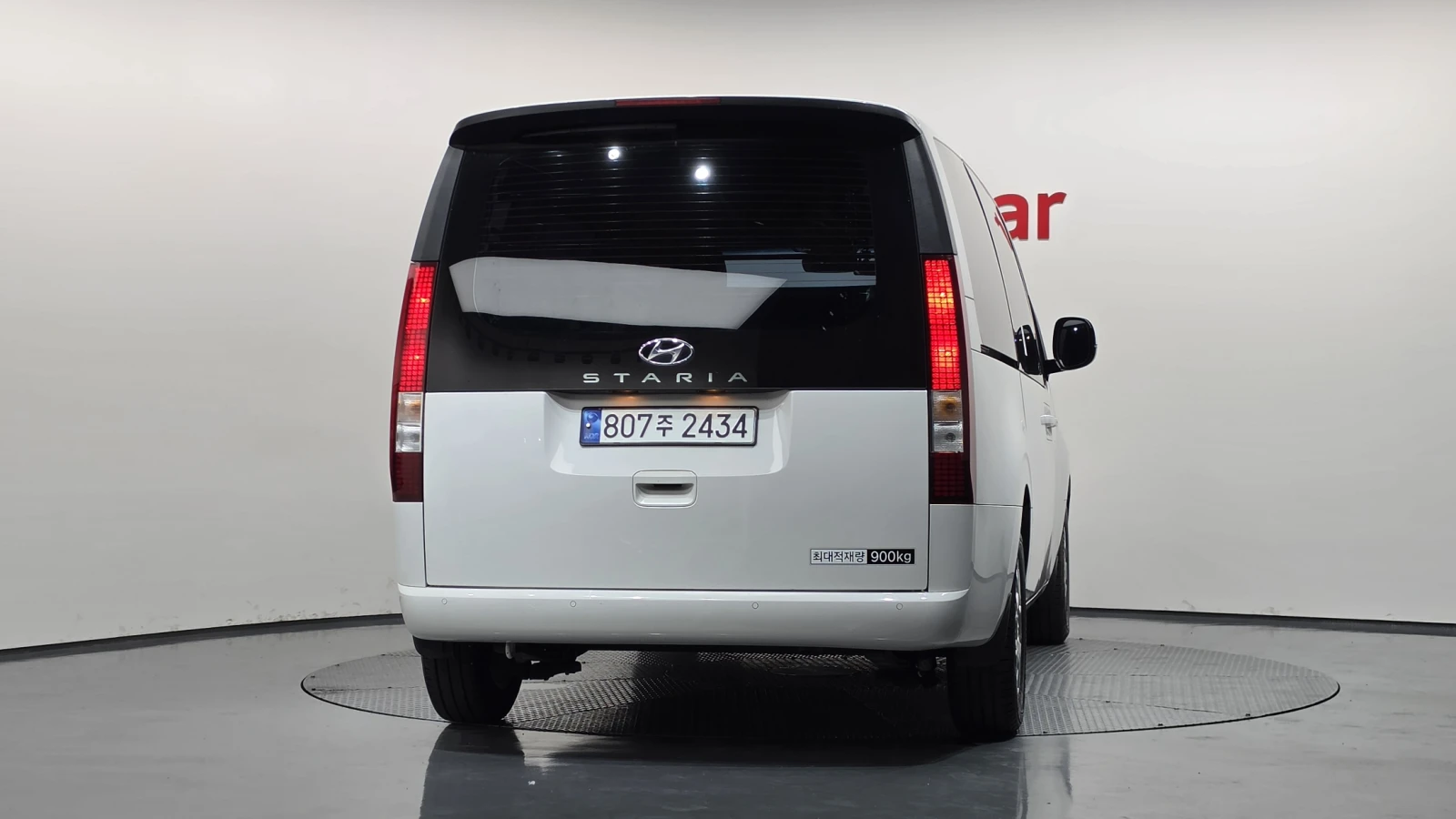 Hyundai Staria 3.5 Modern* BLIND SPOT* ПОДГРЕВ ВОЛАН* КРАЙНА ЦЕНА, снимка 4 - Автомобили и джипове - 55243860