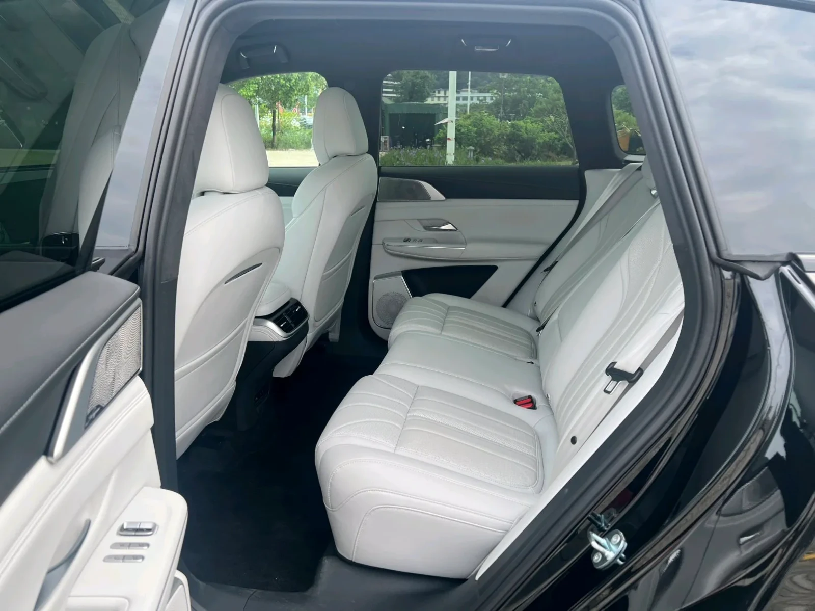 Xpeng G9 2026 AWD  93.1kWh MAX Edition, снимка 6 - Автомобили и джипове - 55569005
