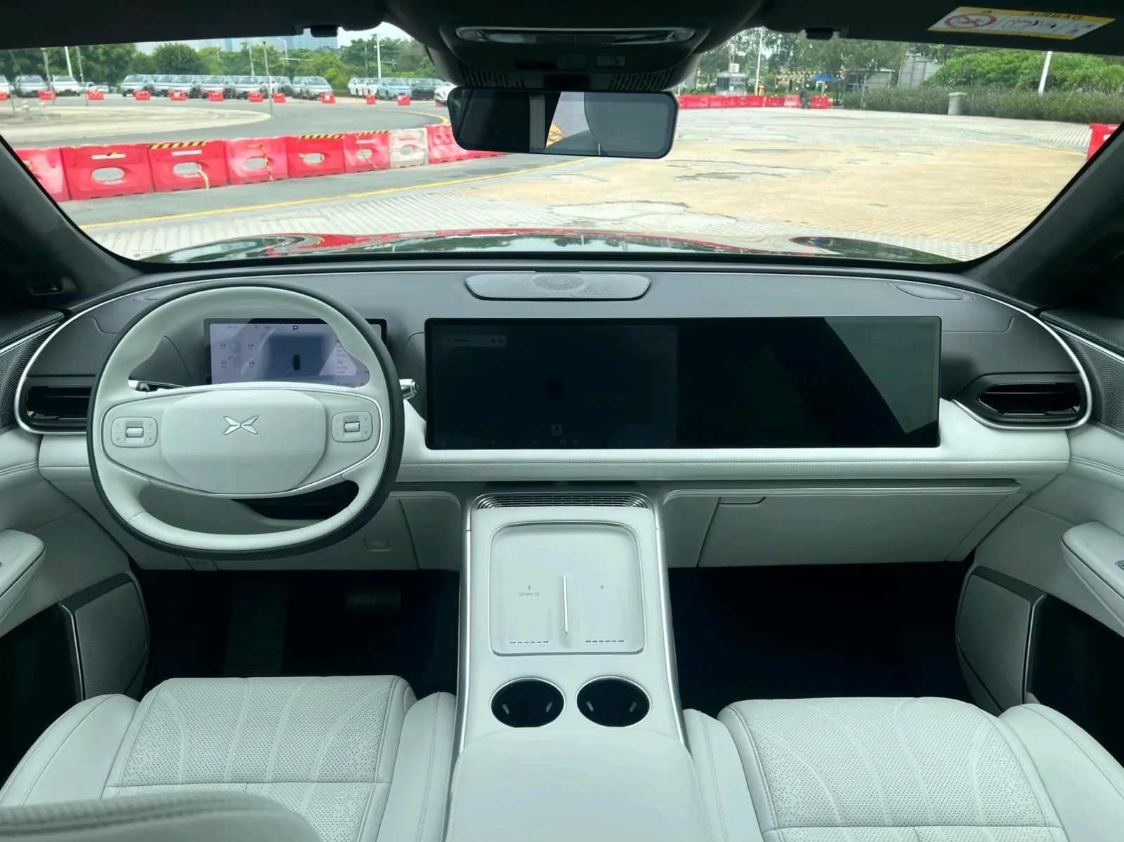 Xpeng G9 2026 AWD  93.1kWh MAX Edition, снимка 5 - Автомобили и джипове - 55569005