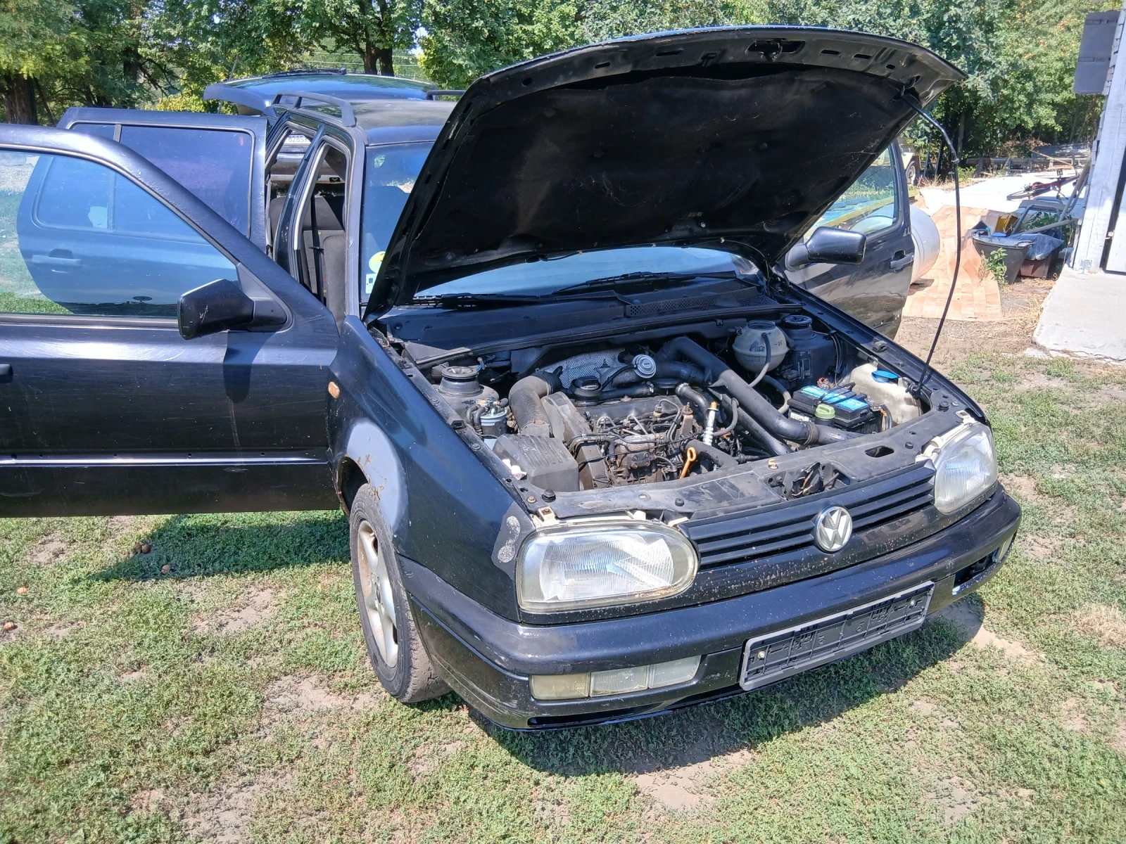 VW Golf 1.9 TDI, снимка 9 - Автомобили и джипове - 55571078