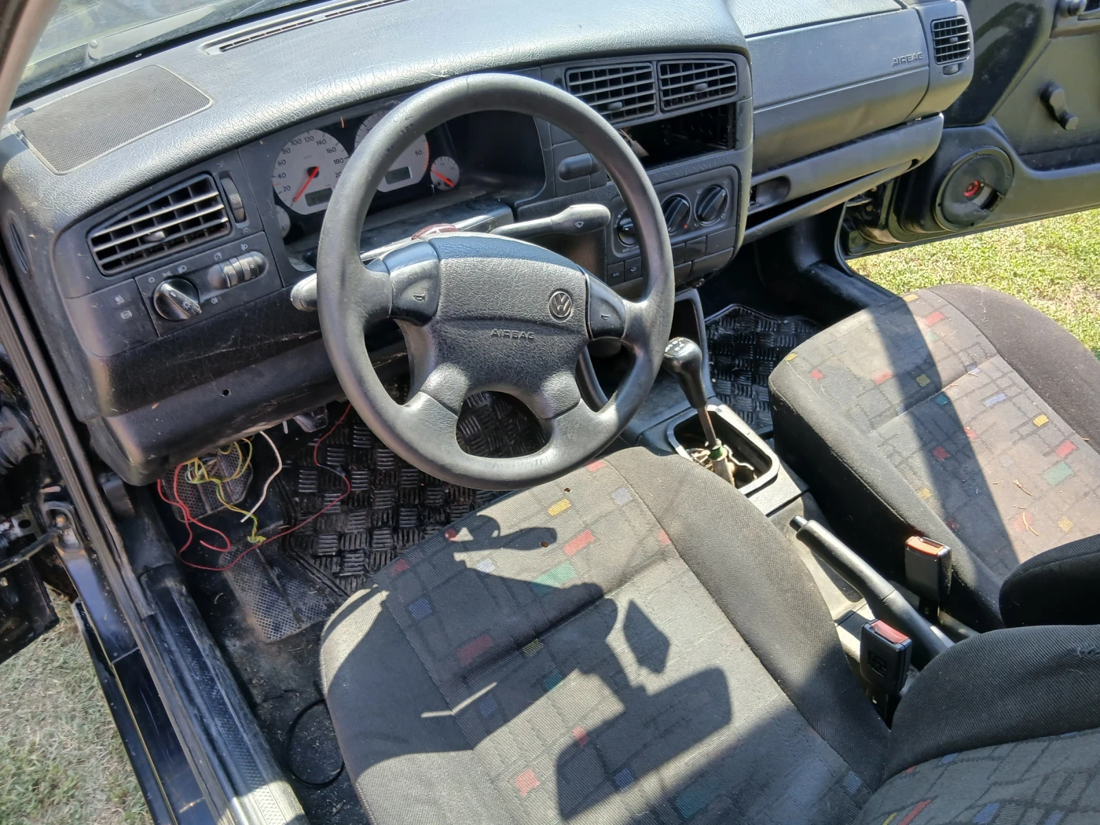 VW Golf 1.9 TDI, снимка 5 - Автомобили и джипове - 55571078
