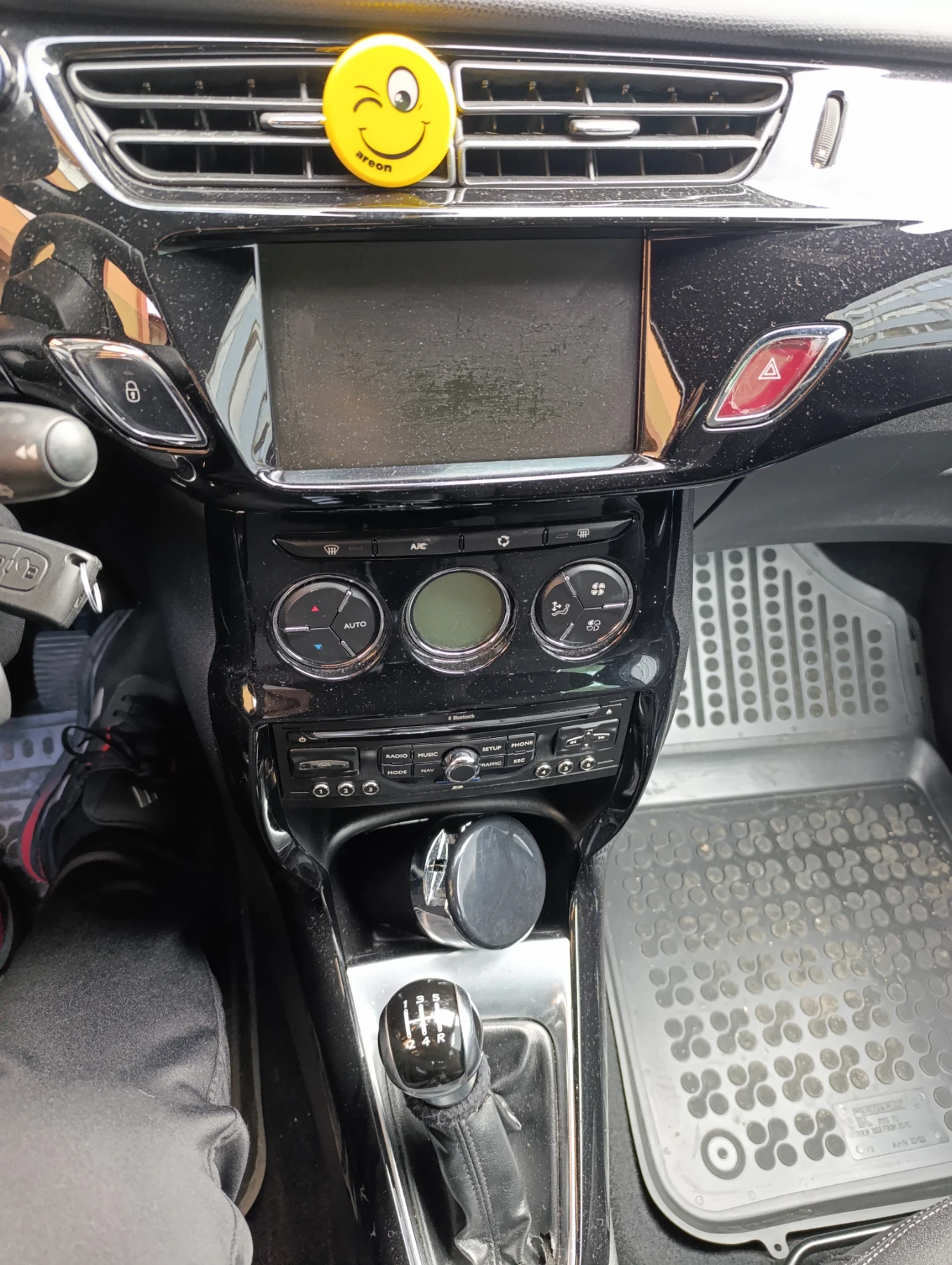 Citroen DS3, снимка 17 - Автомобили и джипове - 56076669