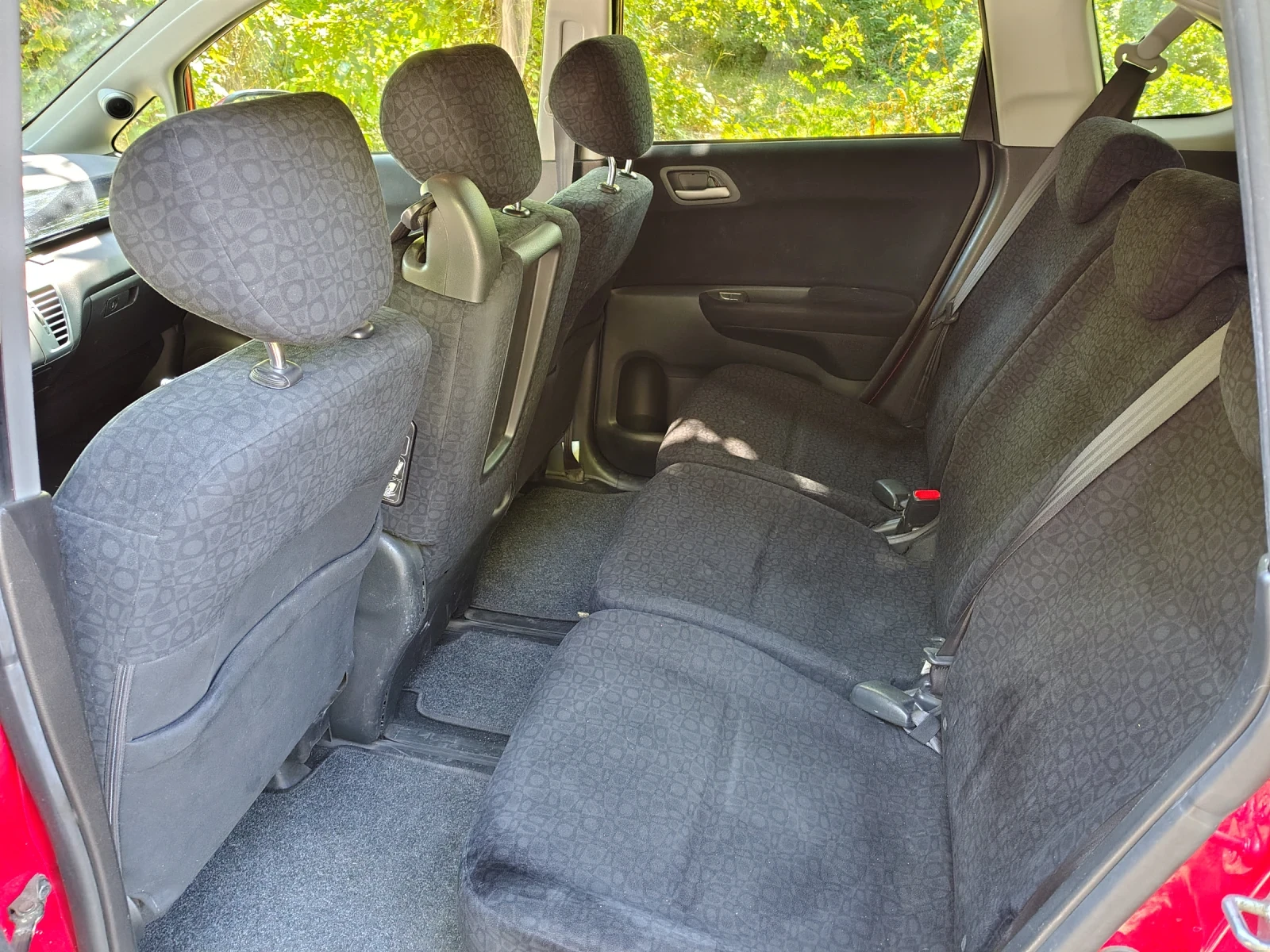 Honda Fr-v, снимка 4 - Автомобили и джипове - 55774216