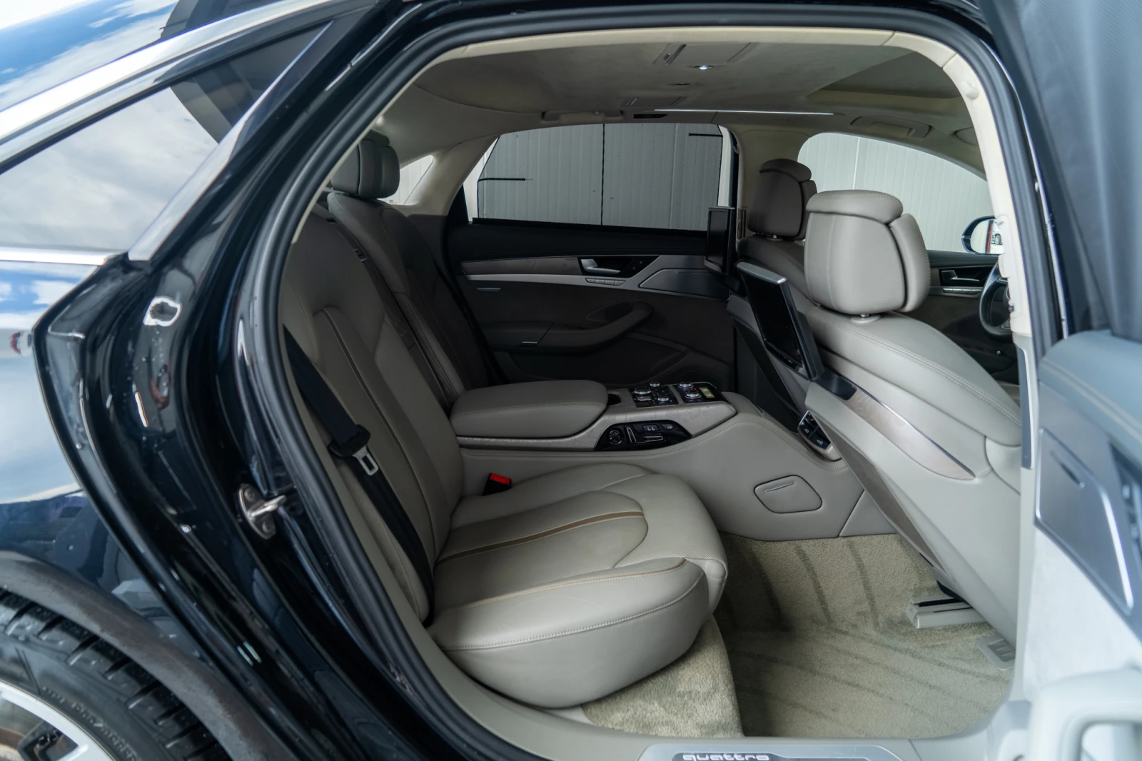 Audi A8 L = 4.2TDI = DESIGN SELECTION = FULL MAX = ЛИЗИНГ, снимка 12 - Автомобили и джипове - 56048857