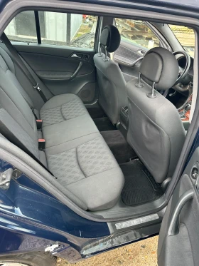 Mercedes-Benz C 220, снимка 13
