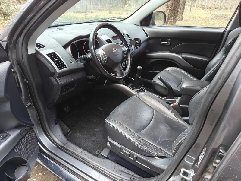 Mitsubishi Outlander 2.4i 170к.с 4х4, снимка 8 - Автомобили и джипове - 49317074