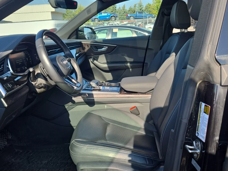 Audi Q8 Тechnik* S-Line* B&O* Пано* Подгрев, снимка 6 - Автомобили и джипове - 52317919