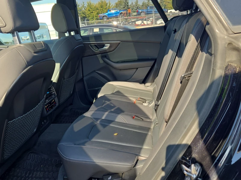 Audi Q8 Тechnik* S-Line* B&O* Пано* Подгрев, снимка 13 - Автомобили и джипове - 52317919