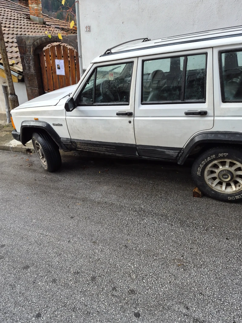 Jeep Cherokee, снимка 3 - Автомобили и джипове - 52510169