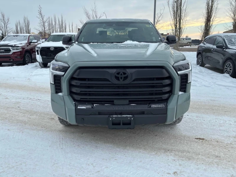 Toyota Tundra * Limited Hybrid * CARFAX * БЕЗ ПЪРВОНАЧАЛНА ВНОСК, снимка 6 - Автомобили и джипове - 53089435