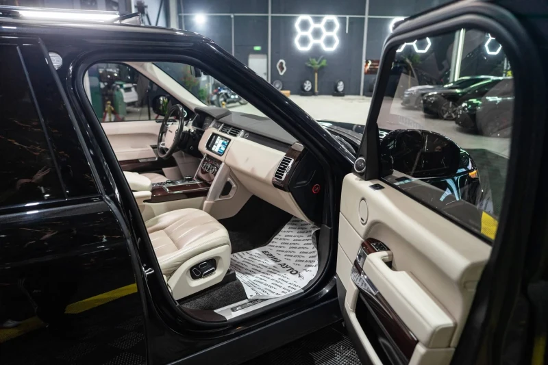 Land Rover Range rover VOGUE 4.4 SDV8 BLACK LINE ПАНО MERID ЛИЗИНГ 100%, снимка 13 - Автомобили и джипове - 53291588