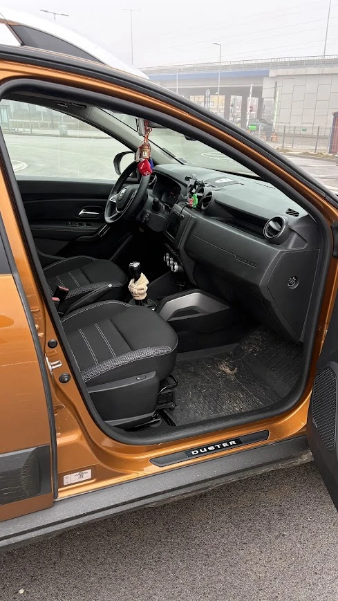 Dacia Duster 1.5 dCi Prestige, снимка 11 - Автомобили и джипове - 53218860